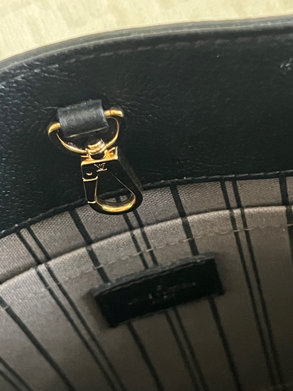Louis Vuitton Montaige Black MM Empreint Noir Black Tote Bag - Picture 13 of 16